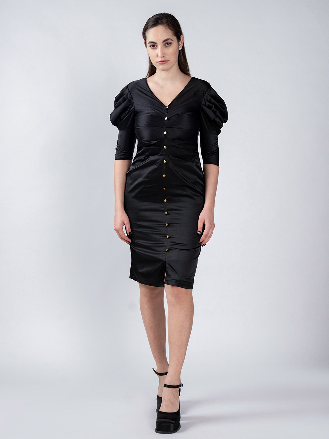 Pleated detailing fitted black dress - Front